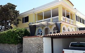 Vivi Studio Apartments